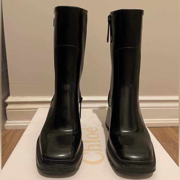 ❌SOLD❌ Chloe Betty Rain Boots - Picture 4 of 8